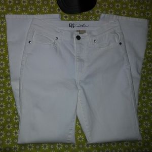 DG2 White jeans